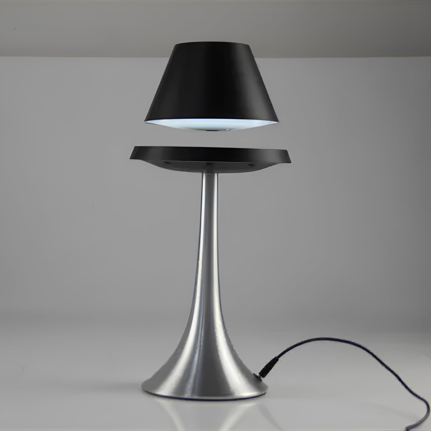 MAGNETIC LEVITATION TABLE LAMP