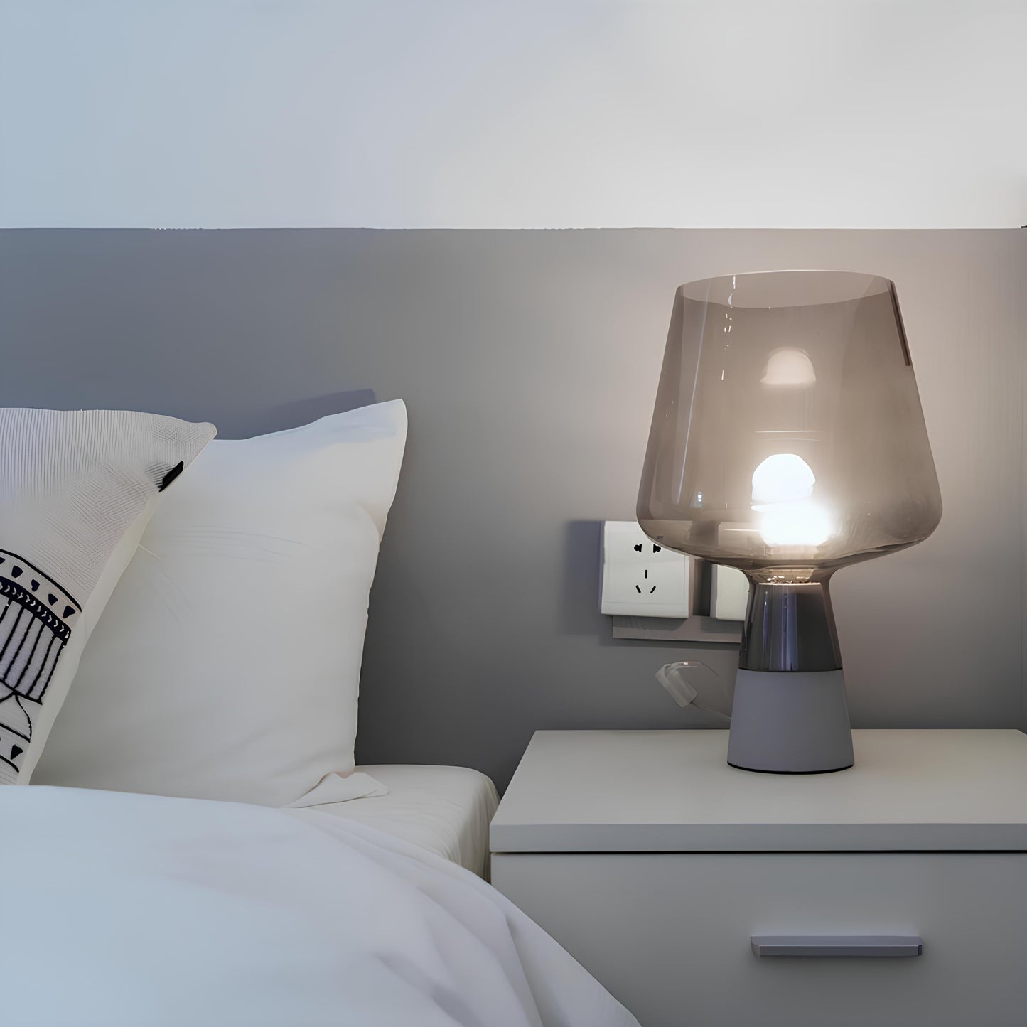 MINIMAL TABLE LAMP IN CONCRETE/GLASS (2 Variants)
