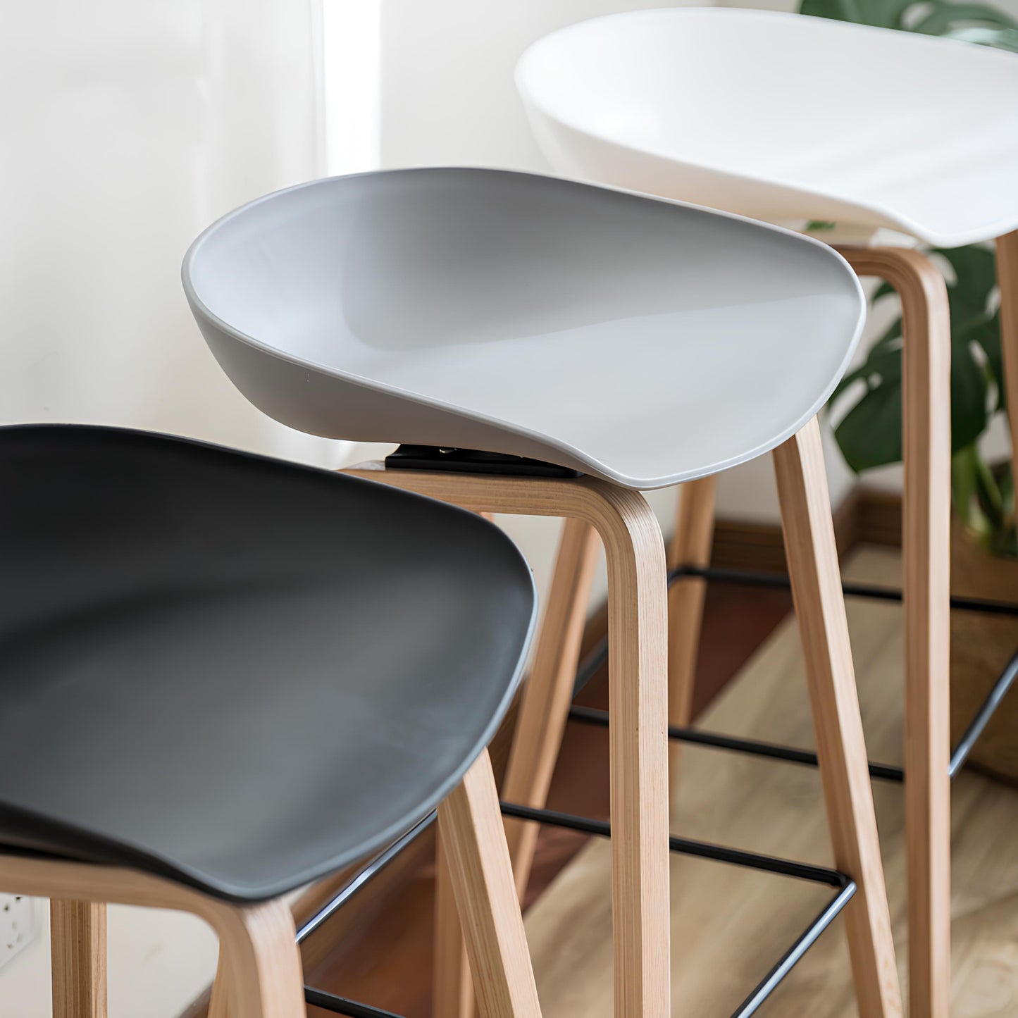 SGABELLO DA BAR IN STILE NORDICO